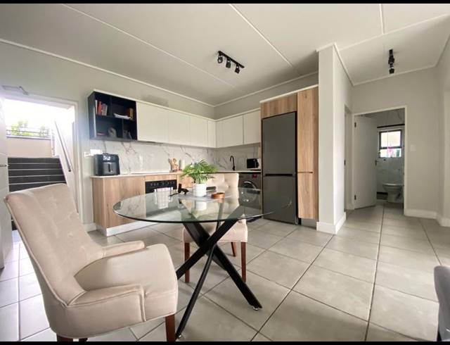 2 BEDROOM APARTMENT FOR SALE IN WATERFALL